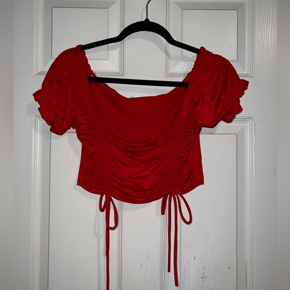super cute red crop top w frills - Picture 1 of 6